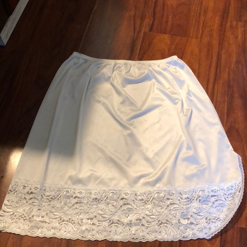 val mode slip vanity fair